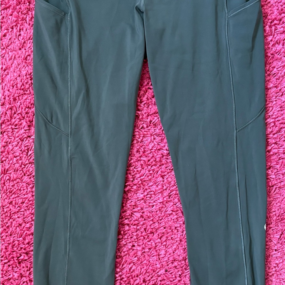 🍋🍋LULULEMON Grey leggings with side pockets 🍋🍋 - Picture 3 of 4